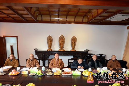 佛教-普陀山佛教协会2015年年终总结大会进行分小组讨论