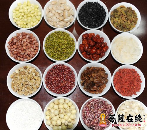 腊八节-浙江宁波七塔禅寺举行“腊八送温暖”活动