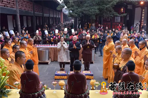 文殊院-成都文殊院举行腊月初八“济公”送福送粥活动