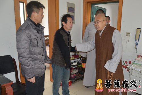重元寺-新春来临之际苏州重元寺走访慰问贫困家庭
