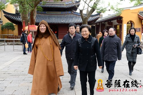 佛教-浙江省政协主席乔传秀一行赴普陀山调研工作