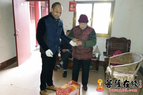 佛教-绍兴柯桥区佛教协会开展“送温暖 献爱心”活动