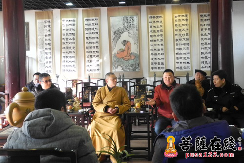 时政-上海公安局指挥中心副主任曹军赴西林禅寺检查安全工作