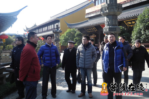 时政-上海公安局指挥中心副主任曹军赴西林禅寺检查安全工作