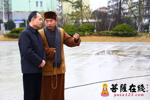 宁国-上海徐汇区政协主席韦源一行赴宁国禅寺走访慰问