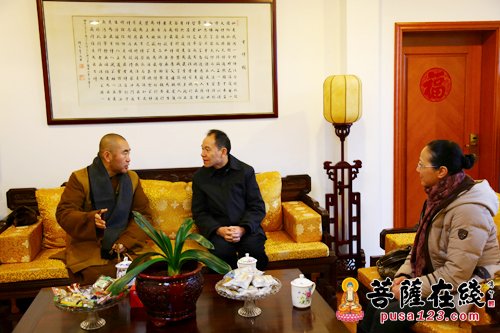 宁国-上海徐汇区政协主席韦源一行赴宁国禅寺走访慰问