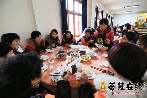 法华寺-喜迎新春祈万家  湖州法华寺举行年夜饭活动