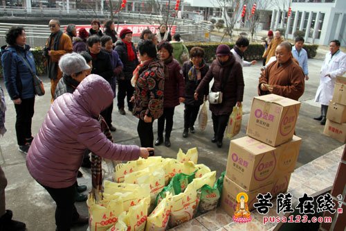 年夜饭-上海性觉寺举行年夜饭答谢暨春节慰问活动