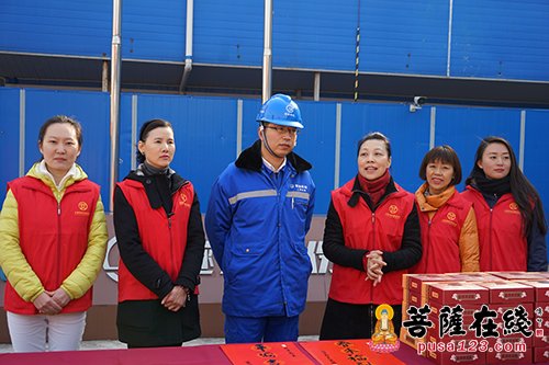 上海觉群文教基金会赴市政工地送新春祝福