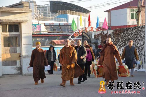 佛教-辽宁省绥中县佛教协会开展新春“送温暖、献爱心”活动