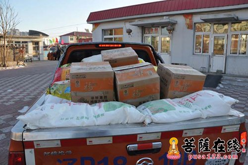 佛教-辽宁省绥中县佛教协会开展新春“送温暖、献爱心”活动