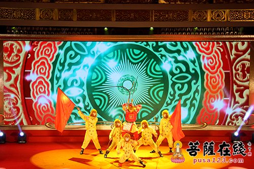 上海玉佛禅寺举行2016年“温暖除夕夜”慈善晚会