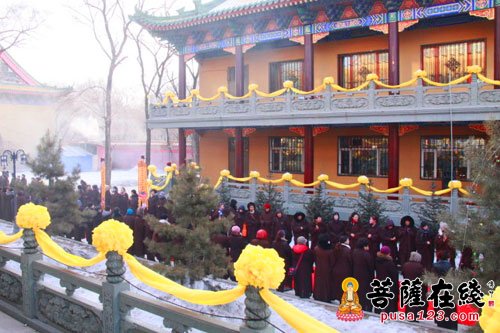 众生-黑龙江大庆果城寺举行果成老法师法体移灵仪式