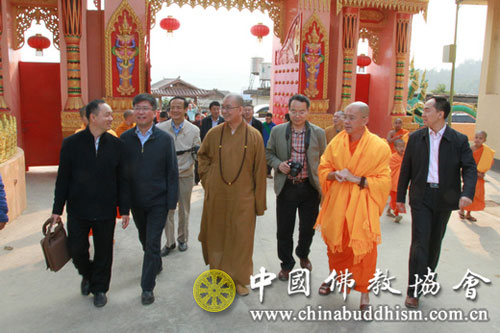 佛教-中国佛教协会赴云南沧源县金龙寺、班老总佛寺