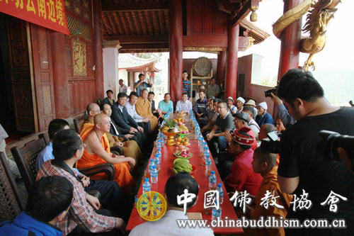 佛教-中国佛教协会赴云南沧源县金龙寺、班老总佛寺