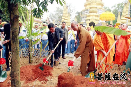 佛教-中国佛教协会赴云南芒捧佛寺、帮外小组佛寺开展