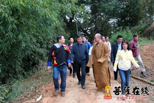 佛教-中国佛教协会赴云南芒捧佛寺、帮外小组佛寺开展