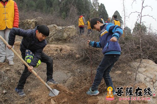 太行山-“种下吉祥树 绿化太行山”邢台玉泉寺大型植树活动