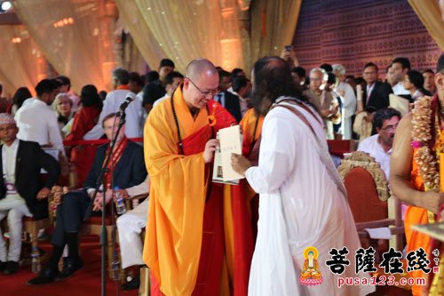 空性大和尚出席印度世界文化节暨生活艺术基金会成立35周年庆典活动
