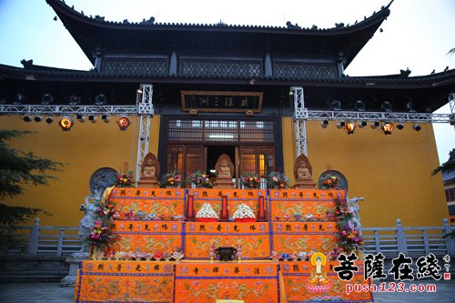 浙江嘉兴平湖法华寺隆重举行供佛大斋天法会