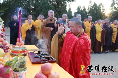 少林寺-少林寺方丈永信大和尚率少林寺两序大众塔林祭祖