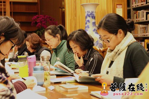 读书会-浙江杭州灵隐寺云林图书馆举行首届读书会