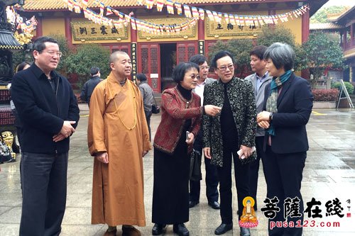 上海市人大侨民宗委主任委员张丽丽一行赴二严寺调研