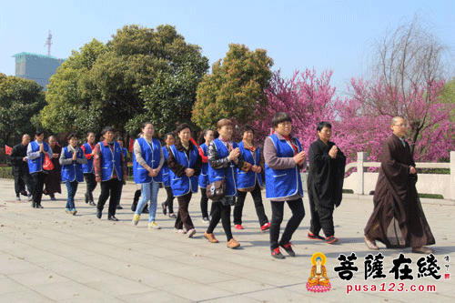 佛教-常州市武进区佛协、宝林禅寺法师向革命先烈敬献花圈