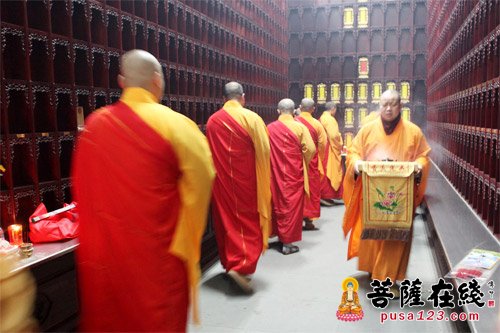 上海东林寺举行清明《地藏宝忏》法会
