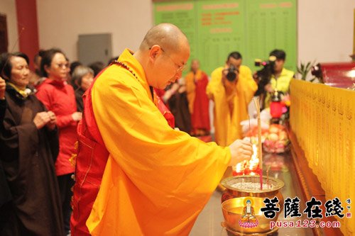 上海东林寺举行清明《地藏宝忏》法会