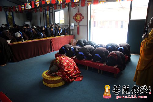 上海省殿禅寺举行中峰三时系念法会