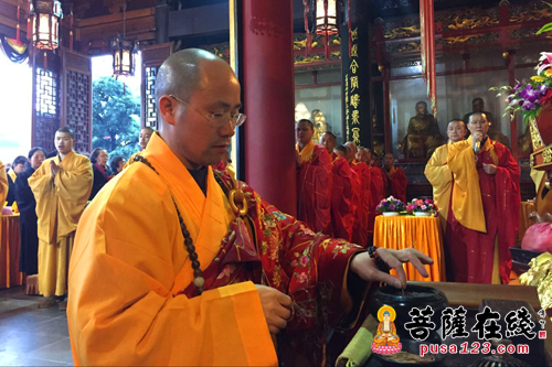 摄影-菩萨快报：清明前 西林禅寺那抹耀眼的坛口
