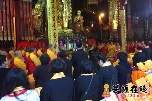摄影-菩萨快报：清明前 西林禅寺那抹耀眼的坛口