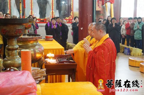 佛教-上海金山区佛教协会于松隐禅寺举行扫塔祭祖活动
