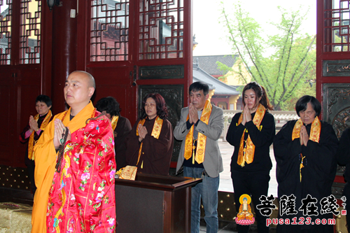 文化-绍兴安康寺举行周府冥阳两利普度大斋胜会之熏坛仪式