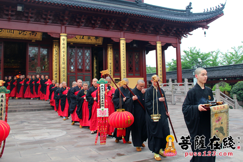 文化-绍兴安康寺举行周府冥阳两利普度大斋胜会之熏坛仪式