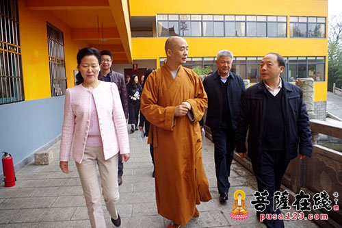 人大常委会-湖北省人大常委会调研组一行莅临清元禅寺调研考察