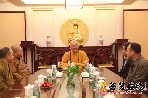 佛教-湖北省佛协正慈会长率团赴普陀山参访交流