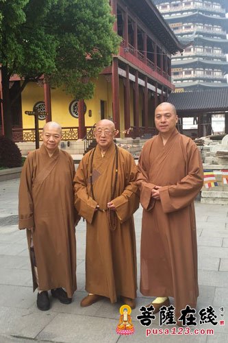 佛教-上海洪福寺圣怀法师一行参拜灵山大佛