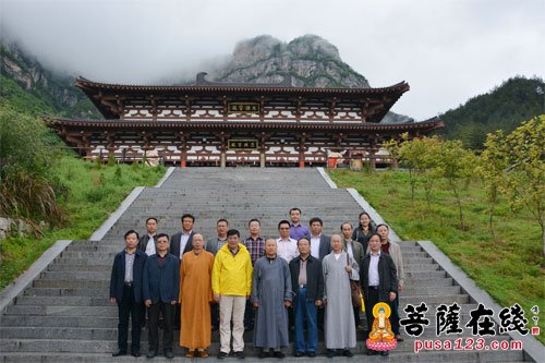 广东省韶关市人大常委会副主任邓小杰一行调研司空山二祖寺