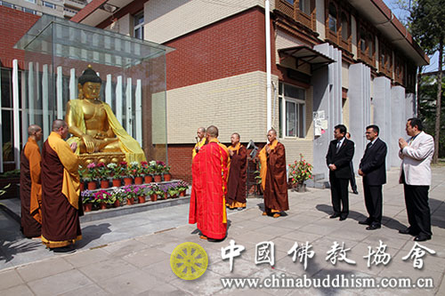 地震-中国佛教协会应邀出席尼泊尔驻华使馆地震一周年纪念