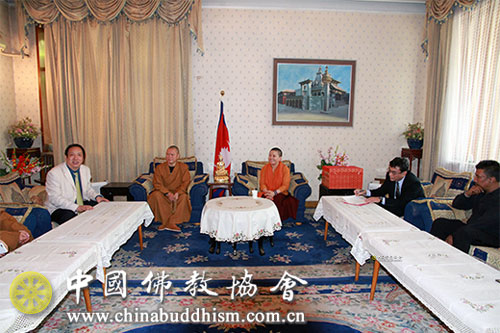 地震-中国佛教协会应邀出席尼泊尔驻华使馆地震一周年纪念