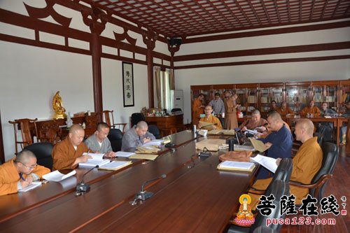 普陀山-中国佛学院普陀山学院举行2016年本科生毕业论文答辩