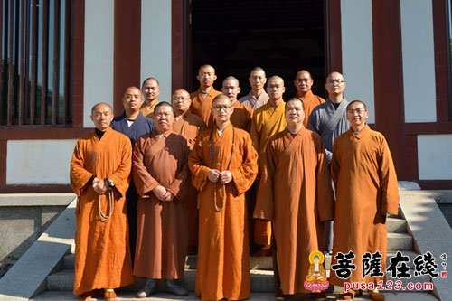 普陀山-中国佛学院普陀山学院举行2016年本科生毕业论文答辩