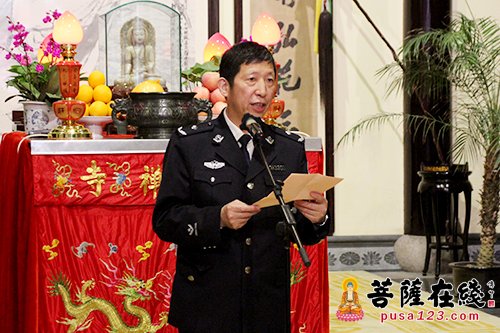上海玉佛禅寺举办“文明出行 祝福学子”公益活动
