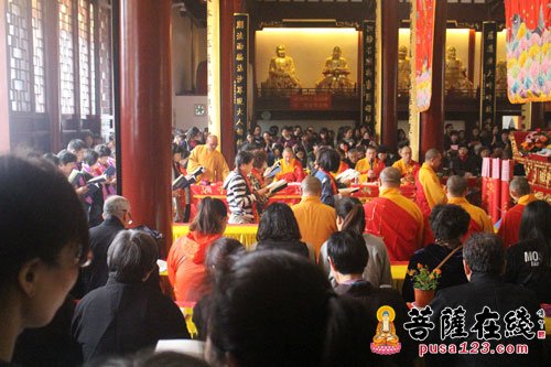 文殊菩萨圣诞日 上海二严寺举行学子祈求智慧法会