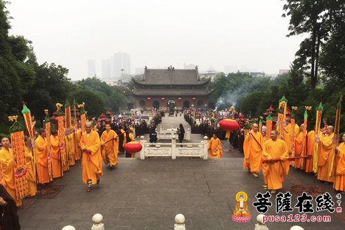 华岩寺-万人齐聚华岩寺 同庆佛诞盛典