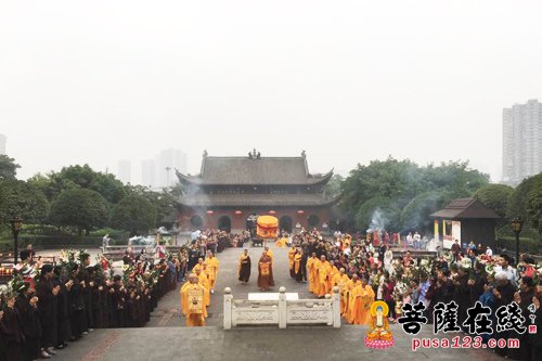 华岩寺-万人齐聚华岩寺 同庆佛诞盛典