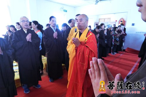 乾隆大藏经-恭祝释迦佛圣诞 上海大觉寺举行迎请《乾隆大藏经》仪式