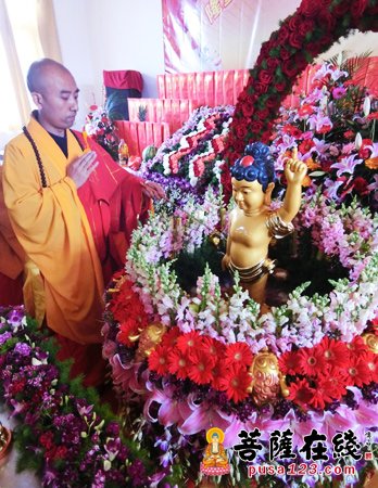 乾隆大藏经-恭祝释迦佛圣诞 上海大觉寺举行迎请《乾隆大藏经》仪式